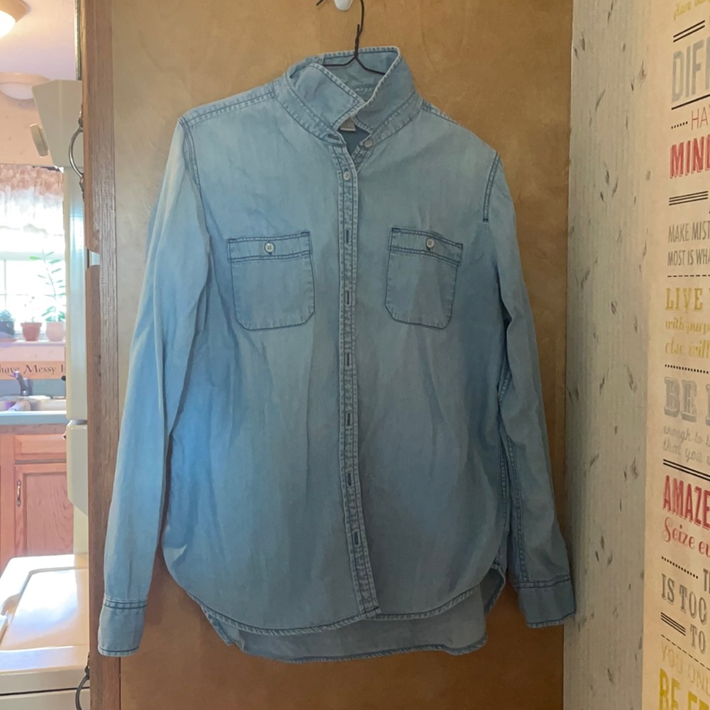 Women’s Chambray Button-Down Shirt